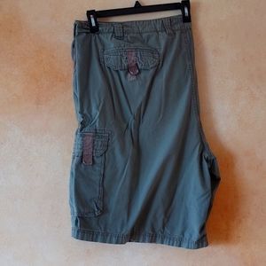 Men's big and tall cargo shorts size 56, green.